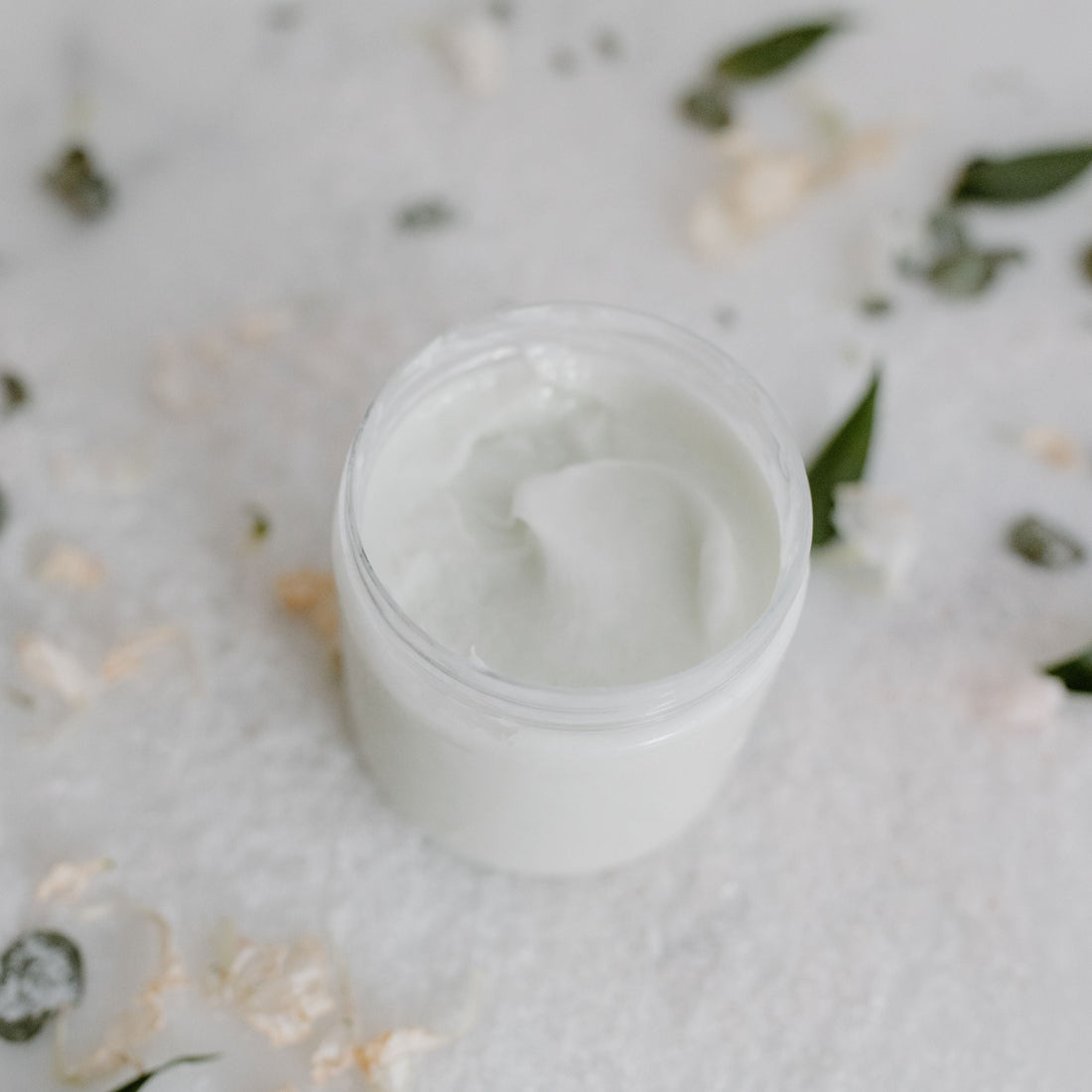 Hydratation et nutrition de ma peau : quelle est la différence ?